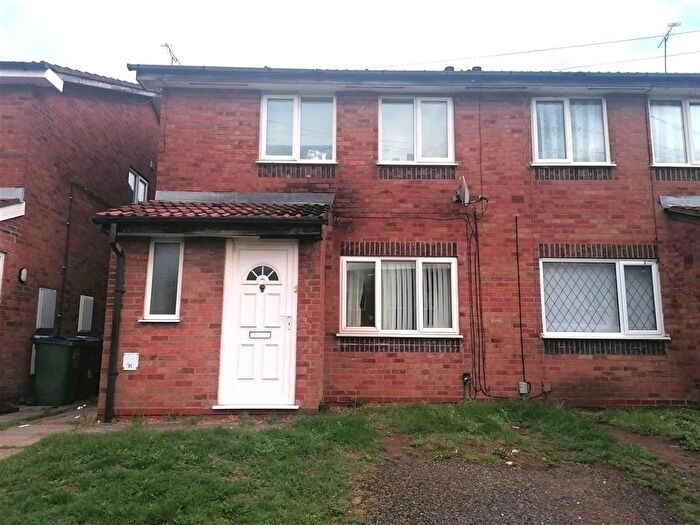 2 Bedroom Maisonette For Sale In Peel Way, Tividale, Oldbury, B69