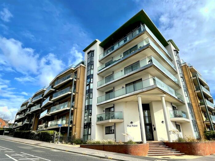 2 Bedroom Flat To Rent In Marina Close, Boscombe, Bournemouth, BH5