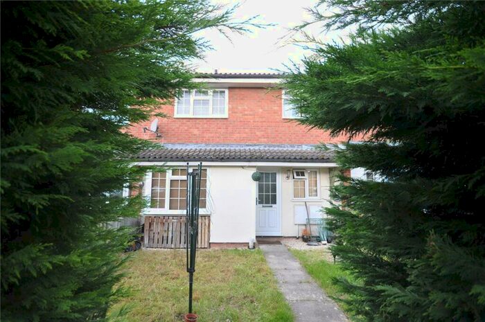 2 Bedroom Terraced House To Rent In Gifford Road, Swindon, SN3