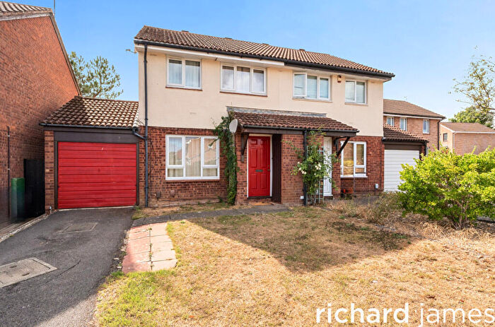 3 Bedroom Semi-Detached House For Sale In Bosworth Road, Grange Park, Swindon, SN5