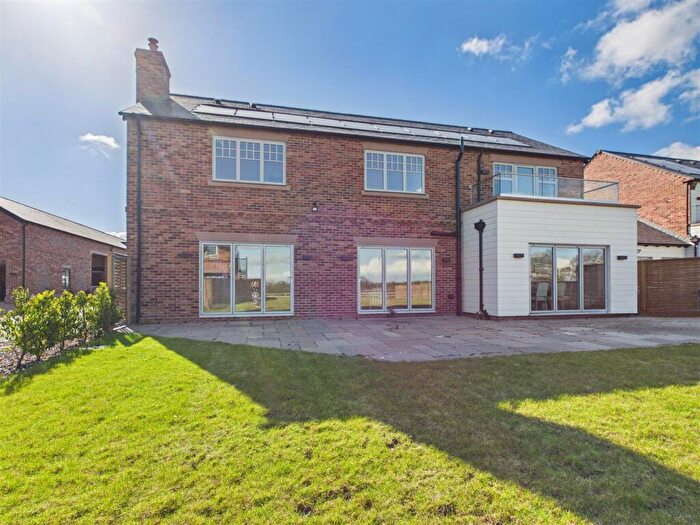 5 Bedroom Detached House For Sale In Belgrave Garden Mews, Pulford, Chester, CH4