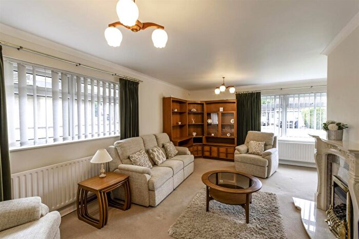 2 Bedroom Bungalow For Sale In Gill Close, Wickersley, Rotherham, S66