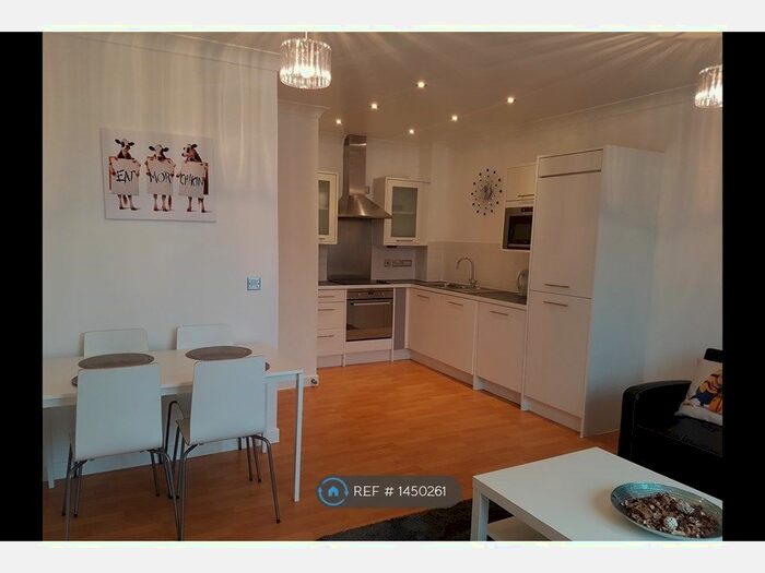 2 Bedroom Flat To Rent In Quayside Drive, Colchester, CO2