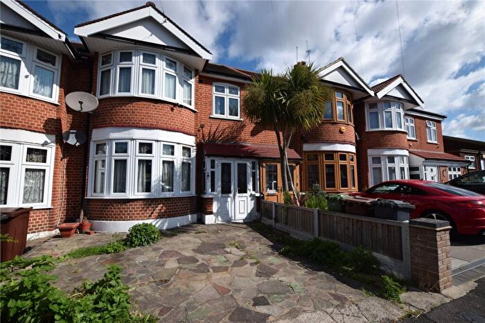 3 Bedroom Terraced House To Rent In Havering Gardens, Romford, RM6