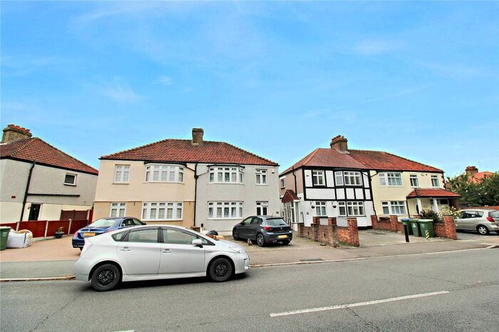 3 Bedroom Semi-Detached House To Rent In Westbrooke Road, Welling, Kent, DA16