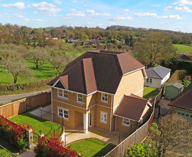 5 Bedroom Property To Rent In Hockett Lane, Cookham, SL6