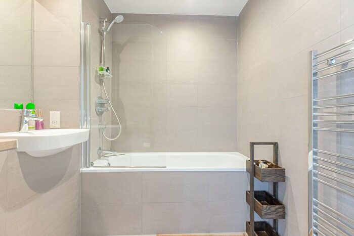 1 Bedroom Flat To Rent In Nicholson Square, London, E3