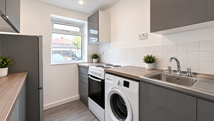 2 Bedroom Flat To Rent In Stuart Avenue, Harrow, HA2