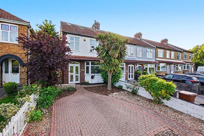 4 Bedroom End Of Terrace House For Sale In Grange Road, Gillingham, ME7