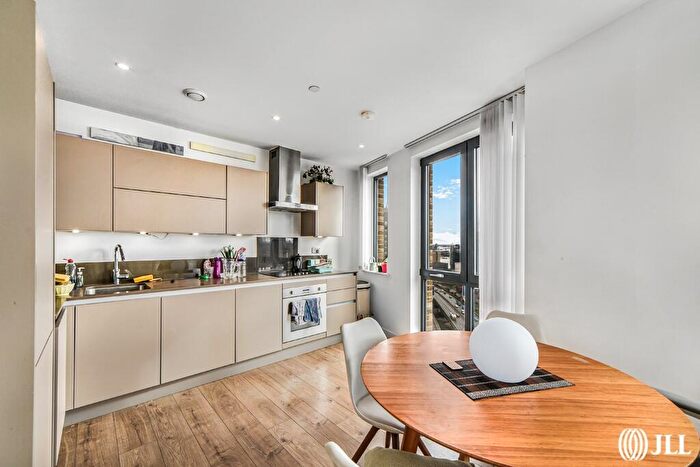 1 Bedroom Flat To Rent In Roosevelt Tower, London, E14