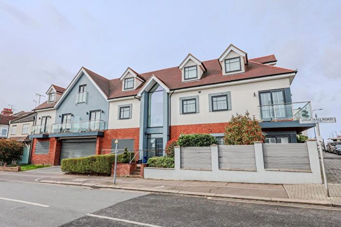 2 Bedroom Flat For Sale In London Road, Leigh-On-Sea, SS9
