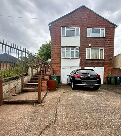 3 Bedroom Semi-Detached House For Sale In Bristnall Hall Road, Oldbury, West Midlands, B68