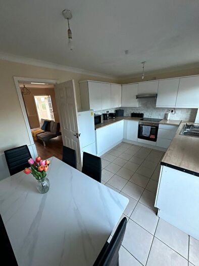 3 Bedroom Semi Detached House To Rent In Dalberg Way, London, SE2