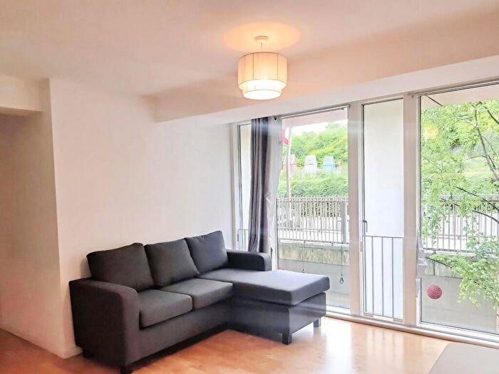 1 Bedroom Flat To Rent In The Avenue, Leeds, West Yorkshire, Uk, LS9