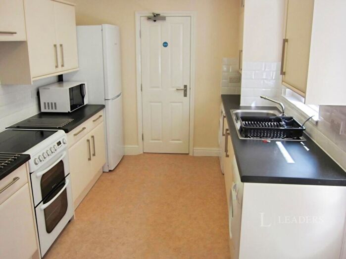 4 Bedroom Terraced House To Rent In Mill Road, CB1