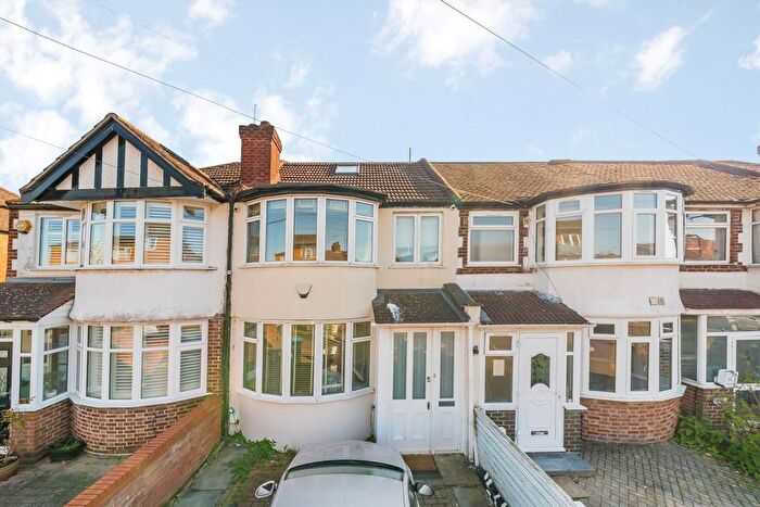4 Bedroom Property To Rent In Hodder Drive, Perivale, UB6