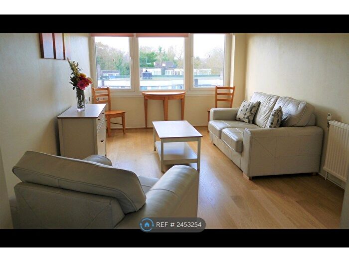 1 Bedroom Flat To Rent In Augustus Close, Brentford, TW8