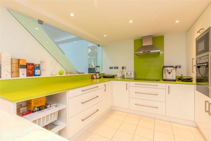 2 Bedroom Detached House To Rent In Wycombe End, Beaconsfield, Buckinghamshire, HP9