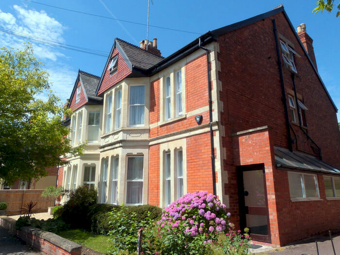 1 Bedroom Apartment To Rent In Room Glencairn Park Road, GL50