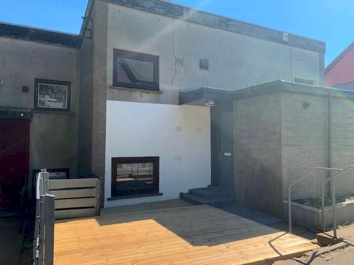 2 Bedroom Maisonette To Rent In Farquhar Brae, Aberdeen, AB11