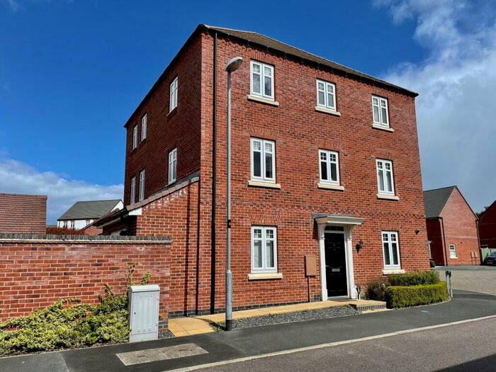 4 Bedroom Semi-Detached House To Rent In Wyvil Close, Ashby De La Zouch, LE65