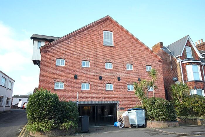2 Bedroom Flat For Sale In The Maltings, Roper Road, Canterbury, CT2