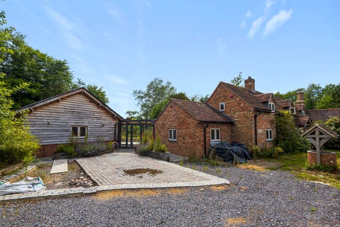 4 Bedroom Detached House For Sale In Ashford Hill, Hampshire, RG19
