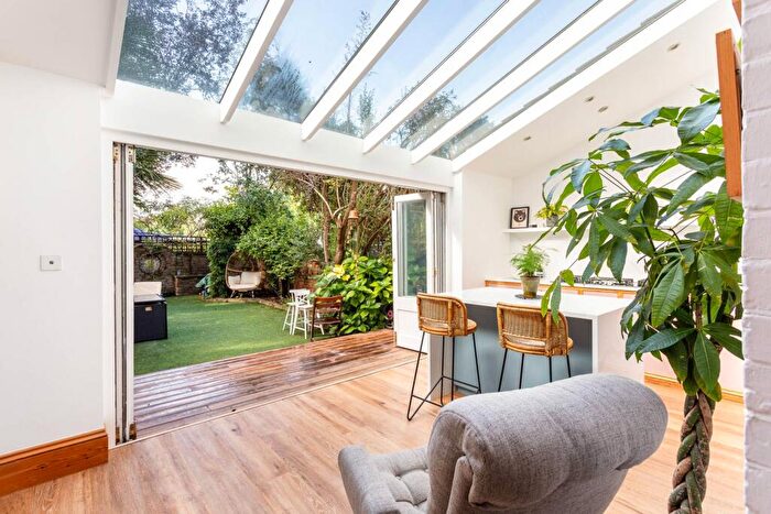 4 Bedroom Terraced House To Rent In Hamilton Road, Dollis Hill, London, NW10