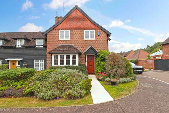 3 Bedroom House To Rent In Loughton, IG10
