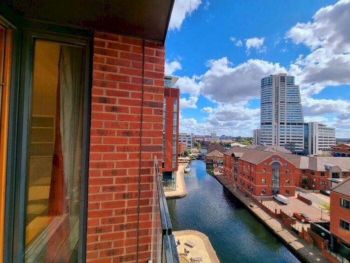 2 Bedroom Apartment To Rent In Candle House Wharf Approach Leeds, LS1