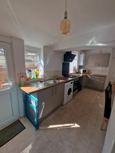 3 Bedroom Terraced House To Rent In Sandhurst Road, Bedford, MK42