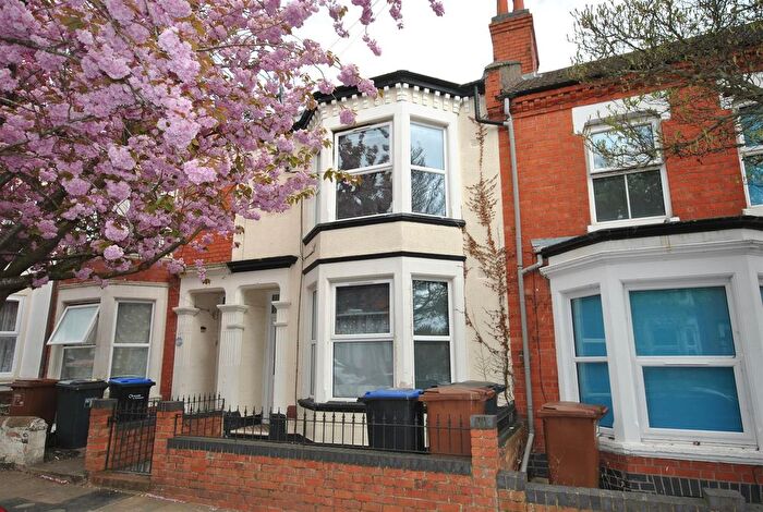 3 Bedroom Terraced House For Sale In Bostock Avenue, Northampton, NN1