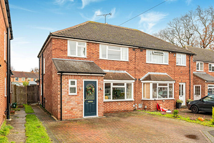 3 Bedroom Semi-Detached House For Sale In Norreys Close, Didcot, OX11