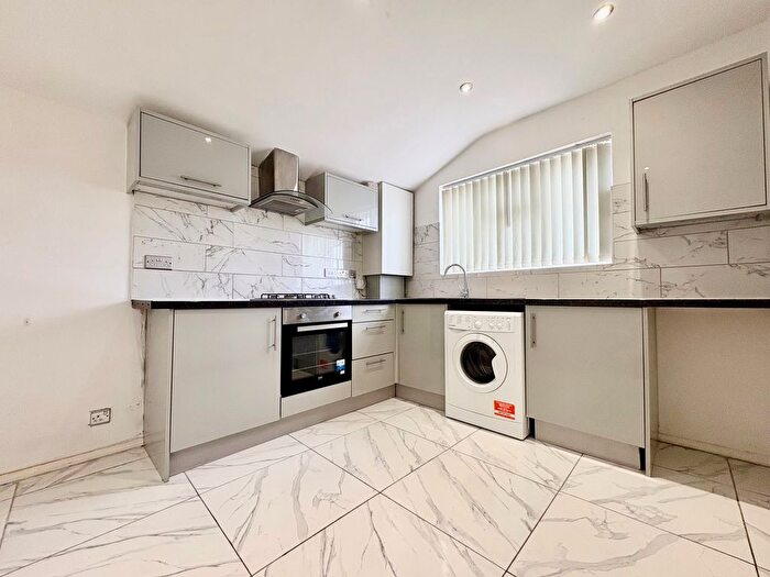 1 Bedroom Flat To Rent In Balmoral Road, Gillingham, ME7