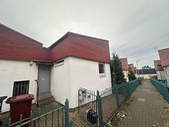 2 Bedroom Property To Rent In Murrayfield Gardens, Dundee, DD4