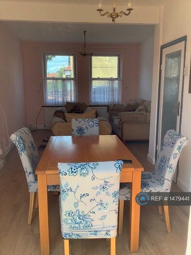 3 Bedroom Terraced House To Rent In Heath Road, Romford, RM6