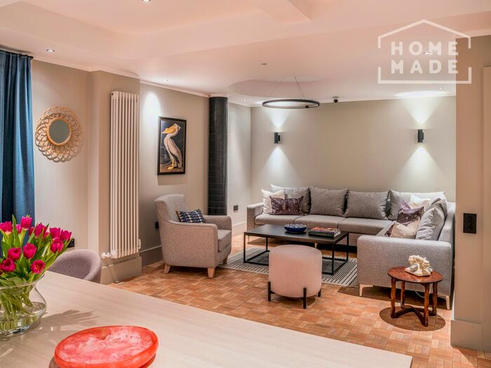 Studio To Rent In Augustus Road, London, SW19