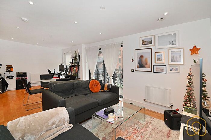 1 Bedroom Flat For Sale In Cityview Point, Leven Road, E14