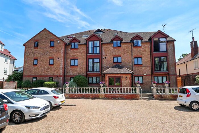 1 Bedroom Flat For Sale In North Parade, Horsham, RH12