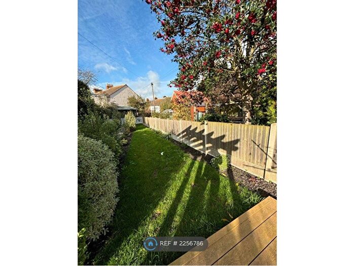 1 Bedroom Flat To Rent In Wear Bay Road, Folkestone, CT19