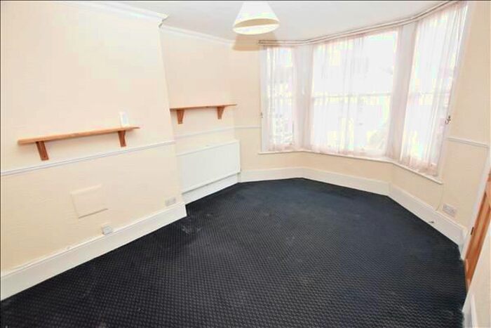 1 Bedroom Flat To Rent In Elphinstone Road, Hastings, TN34