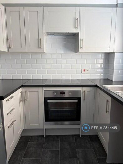 1 Bedroom Flat To Rent In Stone Crossing, Greenhithe, DA9