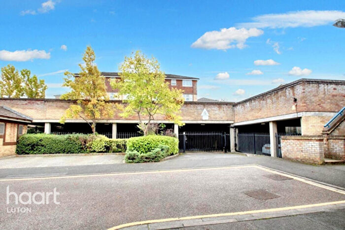 1 Bedroom Apartment For Sale In Earls Meade, Luton, LU2
