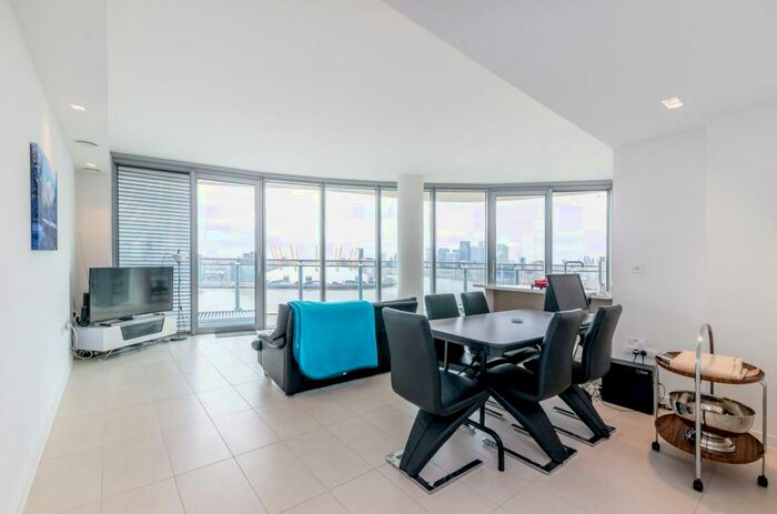 3 Bedroom Flat To Rent In Hoola Tower, Royal Docks, London, E16