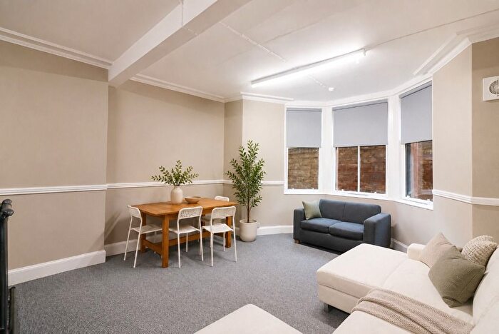 10 Bedroom Flat To Rent In Hmo Kersland Street, West End, Glasgow, G12