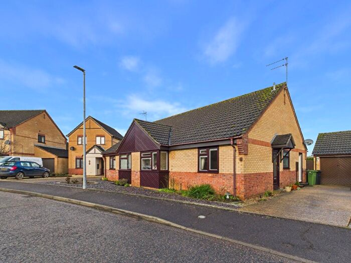 2 Bedroom Semi-Detached Bungalow For Sale In Alfric Close, Loddon, NR14