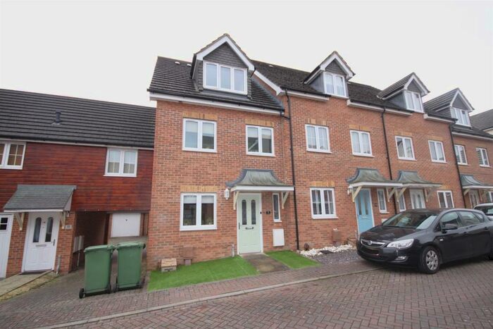 3 Bedroom Town House To Rent In Jerome Street, Whiteley, Fareham, PO15