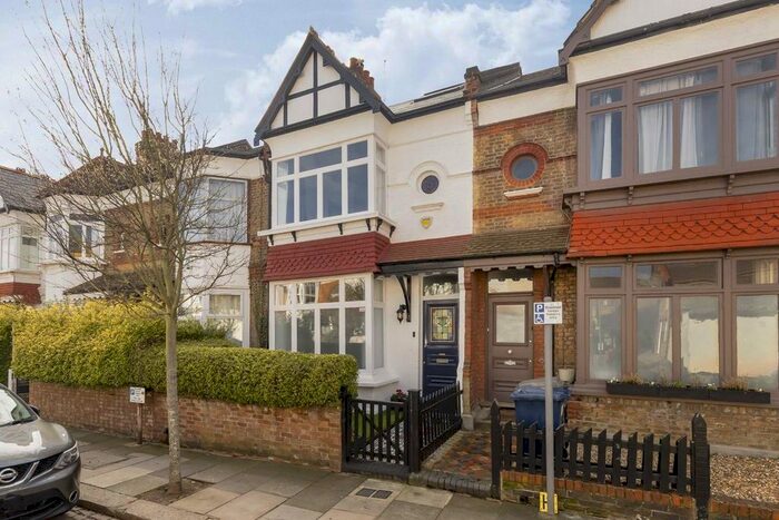 4 Bedroom Property To Rent In Baronsmere Road, London, N2
