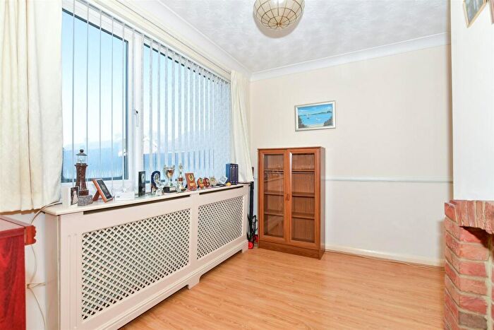 3 Bedroom End Of Terrace House For Sale In Lubbock Close, Maidstone, Kent, ME15