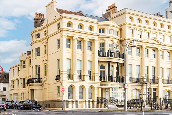 2 Bedroom Flat For Sale In Brunswick Terrace, Hove, BN3